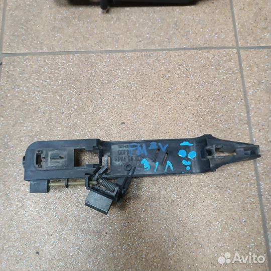 Кронштейн ручки двери Ford Mondeo III