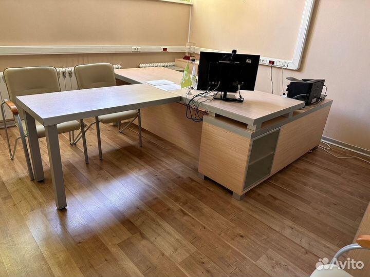 Стол руководителя