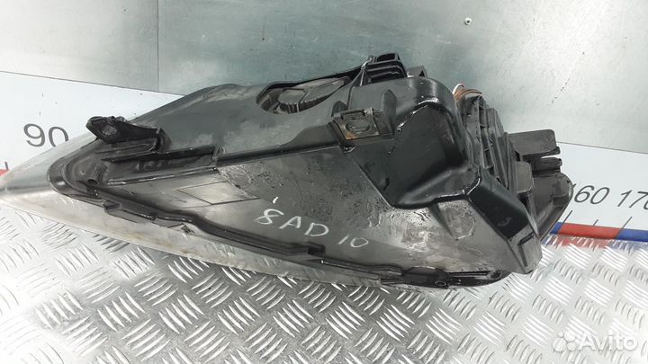 Фара Audi Q7 (2005-2015)