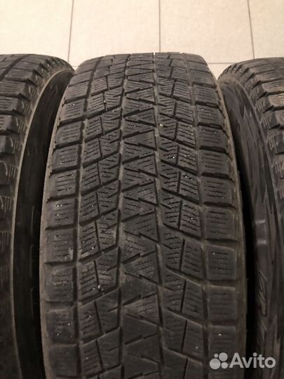 Bridgestone Blizzak DM-V1 215/65 R16 98R