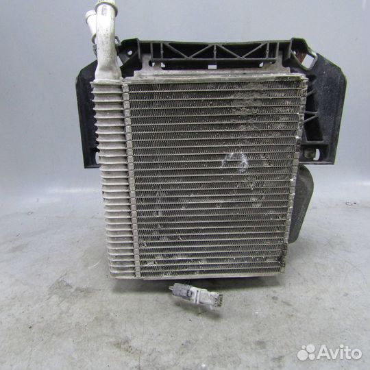 Радиатор дополнительный правый jaguar XF 2007-2010