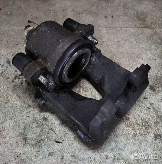 Передний левый тормоз суппорт Octavia Tour, Golf 4