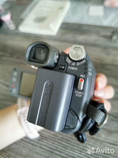 Видеокамера Sony Handycam DCR-HC36