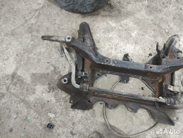 Балка подвески передняя (подрамник) Peugeot 406