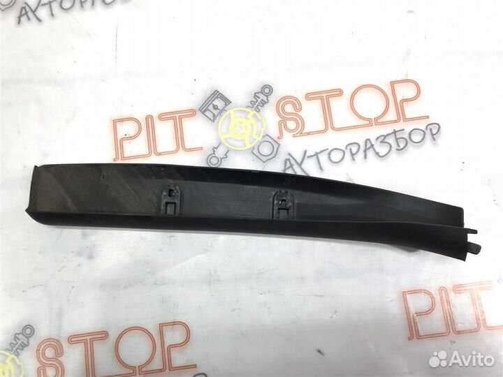 Накладка петли крышки багажника VW Touareg GP (7L