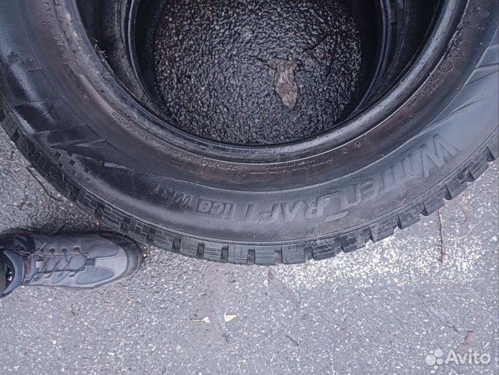 Kumho WinterCraft Ice WI31 215/65 R16 98T