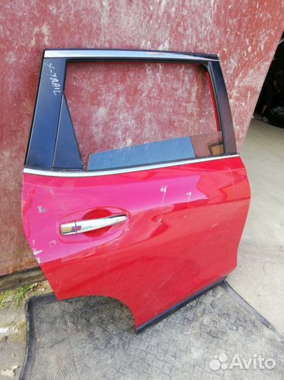 Дверь задняя правая Nissan X-Trail