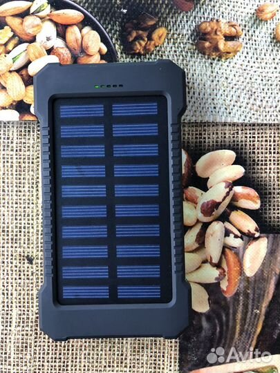 Пауэрбанк с солнечной панелью