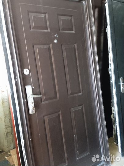 Дверь входная металлическая