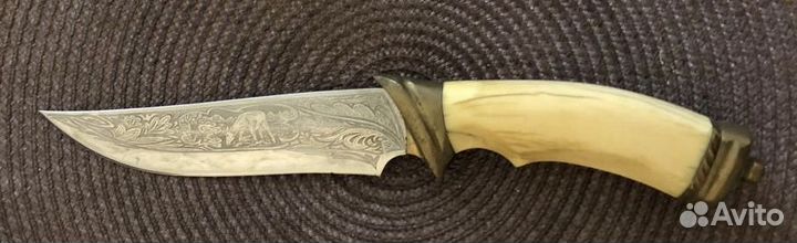 Нож с рукояткой из кости