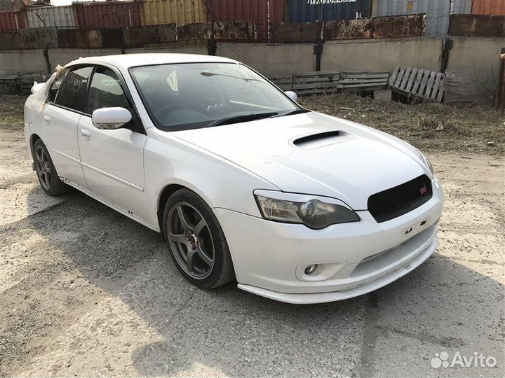 Уплотнительная резинка крышки багажника Subaru