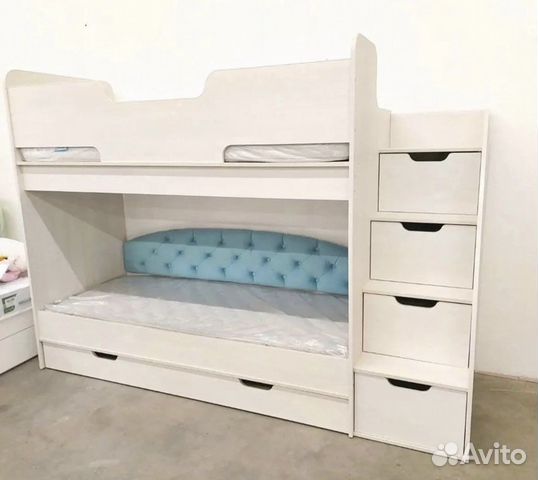 Кровать двухьярусная