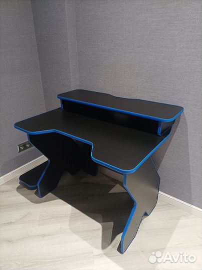 Компьютерный стол новый