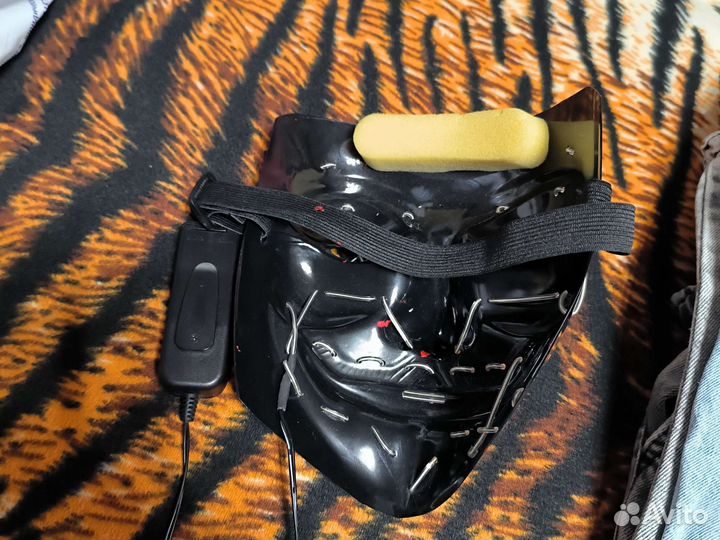 Маска Анонимуса