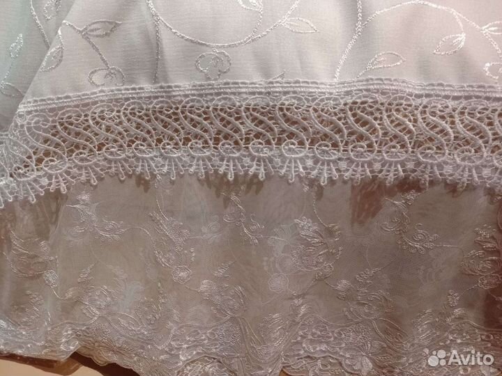 Новая праздничная скатерть и набор салфеток