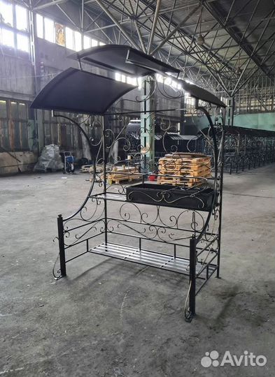 Мангал с крышей