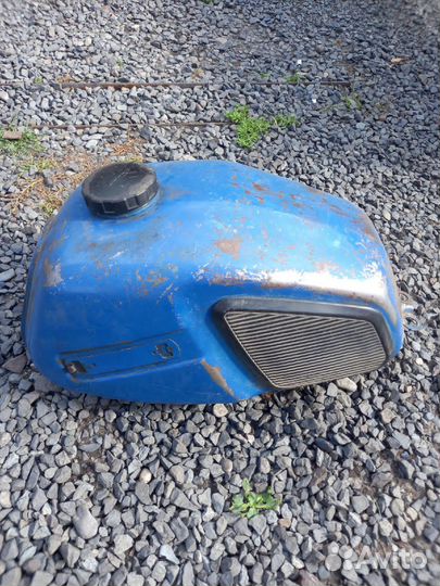 Бензобак на мотоцикл