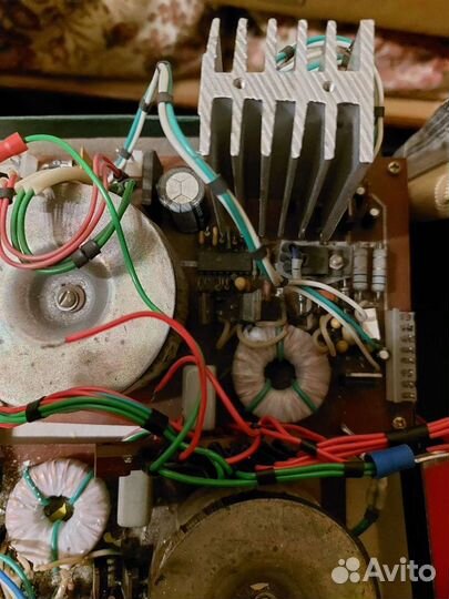 Блоки питания с радиодеталями