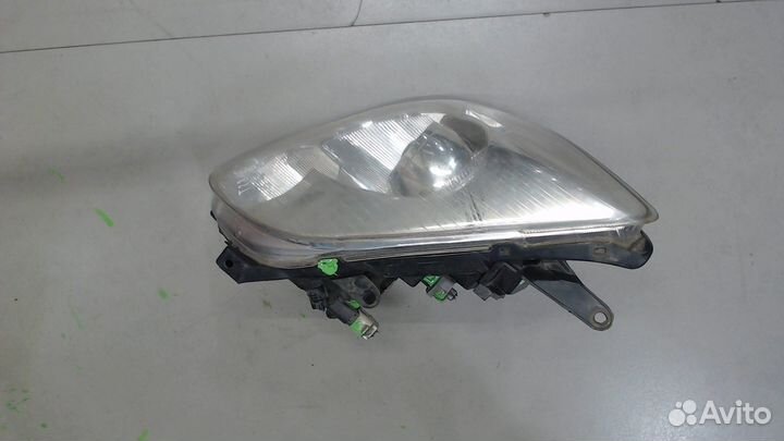 Фара (передняя) Toyota Avensis 2, 2004