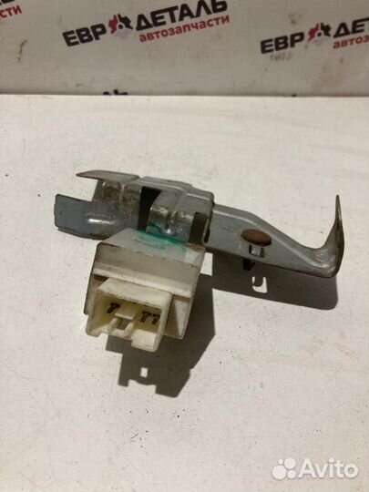 Реле поворотов Ford Ranger пикап 2 2007