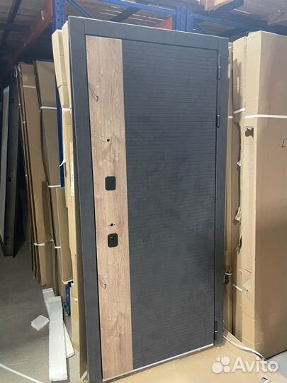 Дверь входная металлическая