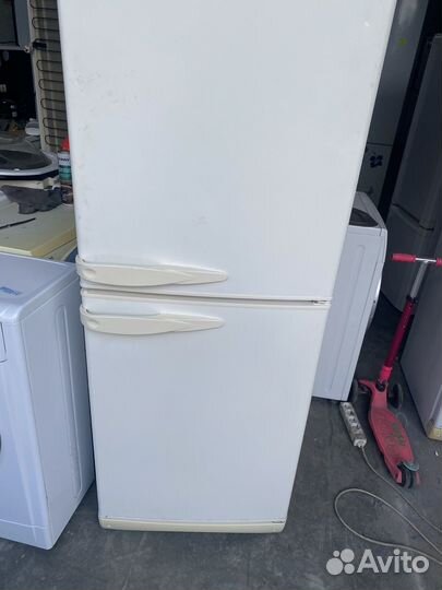 Холодильник Stinol 2.камеры