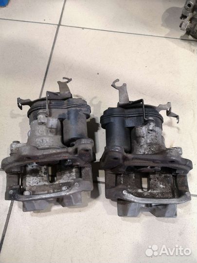 Bmw G30 тормозной суппорт задний