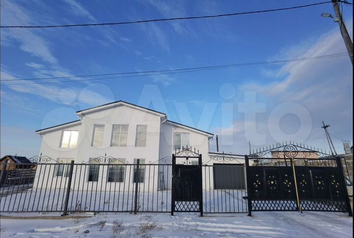 Дом 404 м² на участке 13 сот.