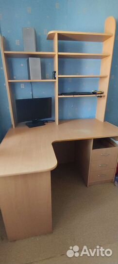 Компьютерный стол