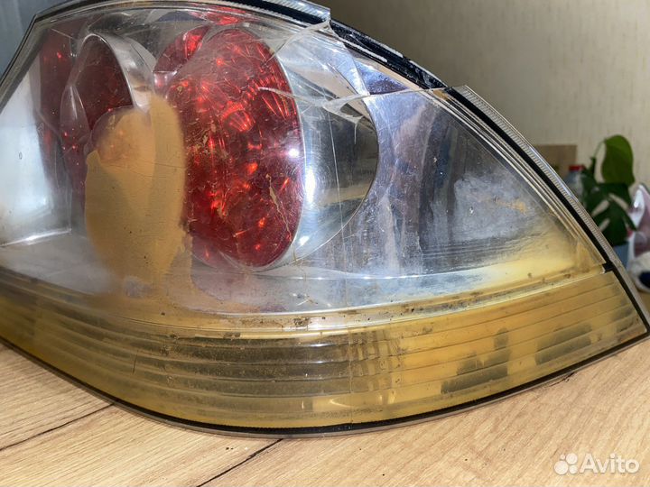 Задний фонарь на mitsubishi lancer 9