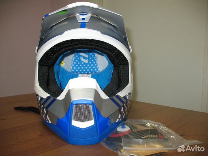 Шлем снегоходный. новый