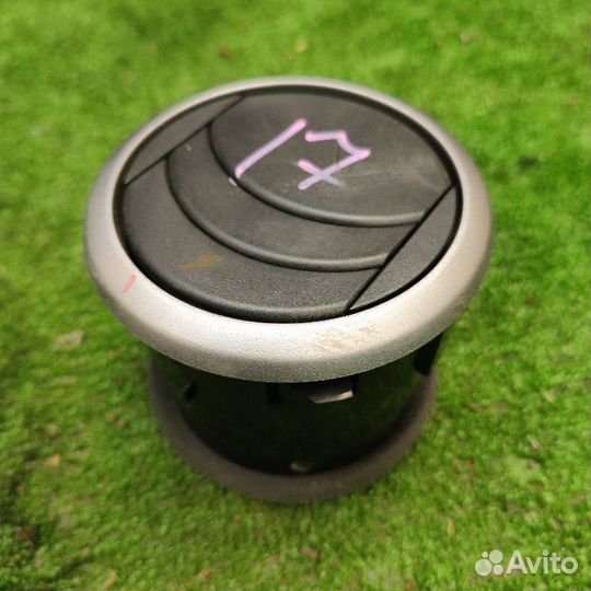 Решетка вентиляционная, дуйка правая Suzuki Grand