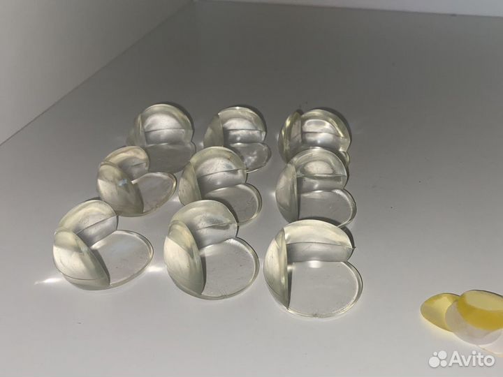 Накладки на углы мебели