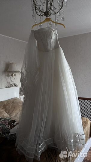 Свадебное платье