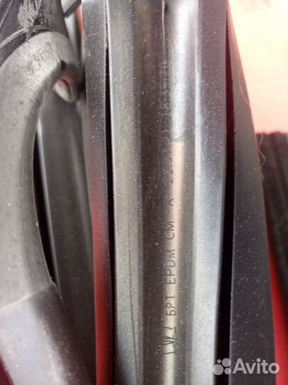 Бархотки передних стекол на Ниву