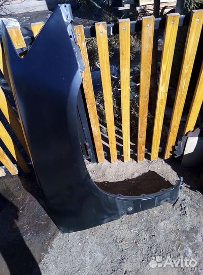 Продам переднее крыло от машины lexus rx300