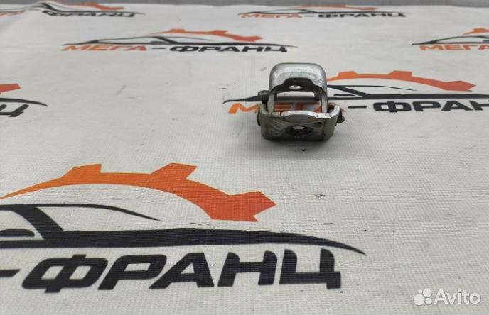 Петля двери передняя правая Citroen C4 хэтчбек(B7)