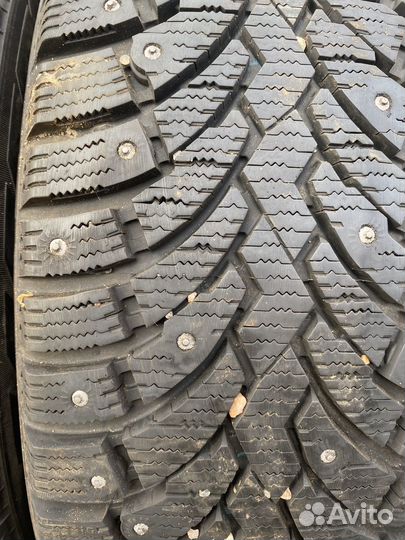 Pirelli Formula Ice 215/60 R17