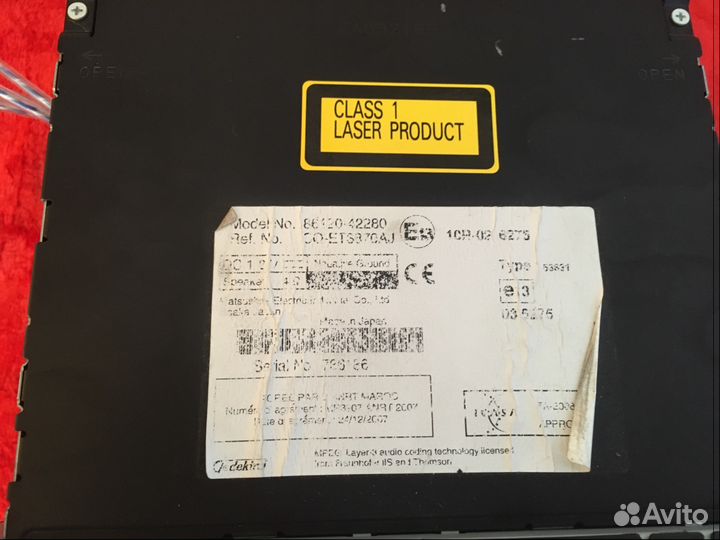 Штатная автомагнитола на Тайоту раф 4