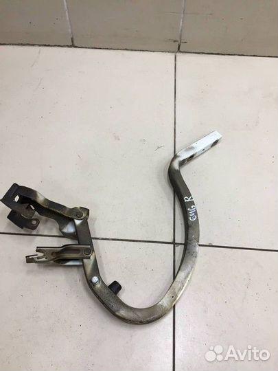 Петля крышки багажника правая Opel Astra