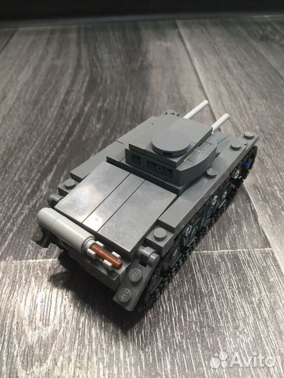 Lego танк