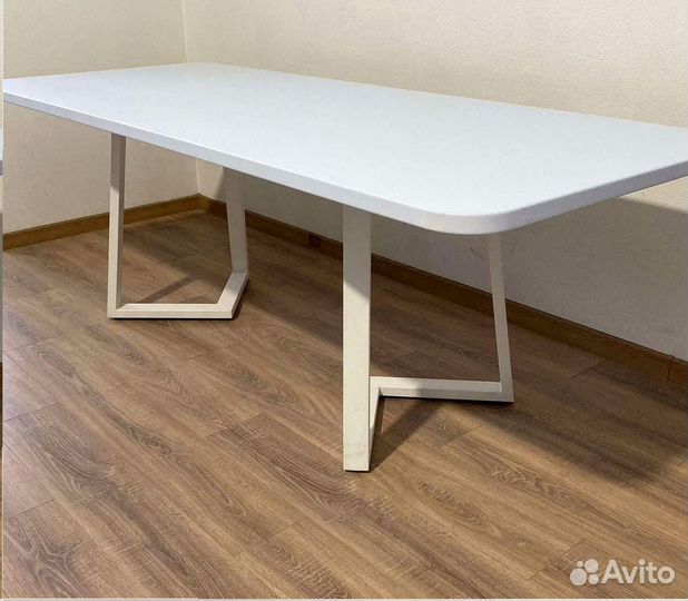 Компьютерный стол 'Sad Grant'