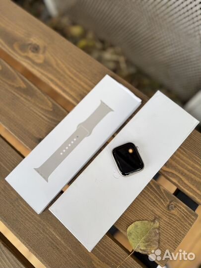 Apple Watch Series 9 45mm starlight