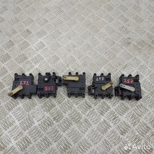 Моторчик заслонки печки Mazda Cx-5 2.0 2012