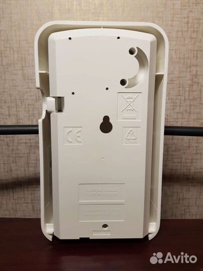 Диспенсер автоматический электронный фирмы tork