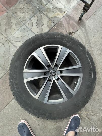 Bridgestone Blizzak DM-V2 265/60 R18