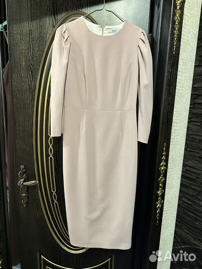 Платье футляр миди