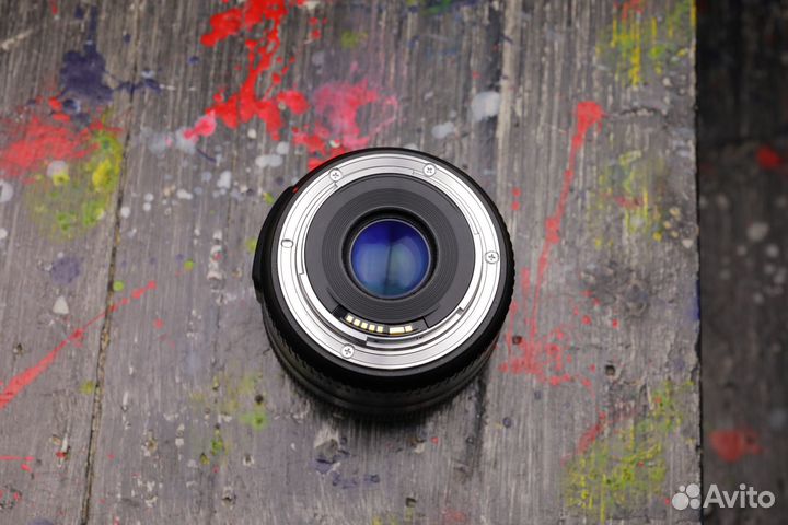 Canon EF 35mm f/2 IS USM s/n 827