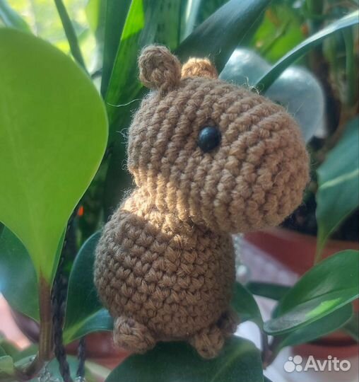 Капибара вязаная брелок