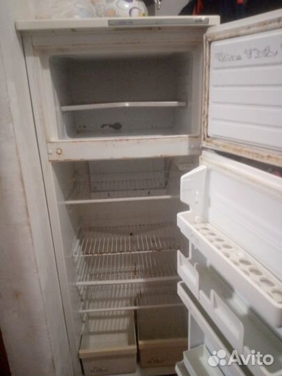 Холодильник бу Атлант